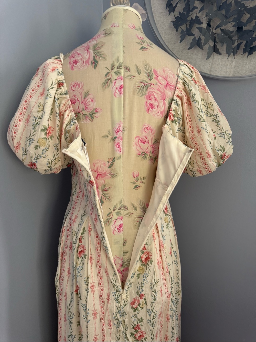 Storia Cream Floral Puff-Sleeve Maxi Dress with Pink Rose Print - Picture 9 of 15